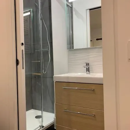 2p - 1br Nice Flat In Trocadero, Eiffel Tour * París